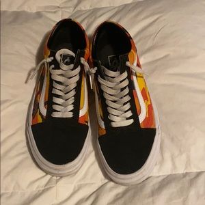 Orange Camo Cans men’s size 6.5, women’s 8.